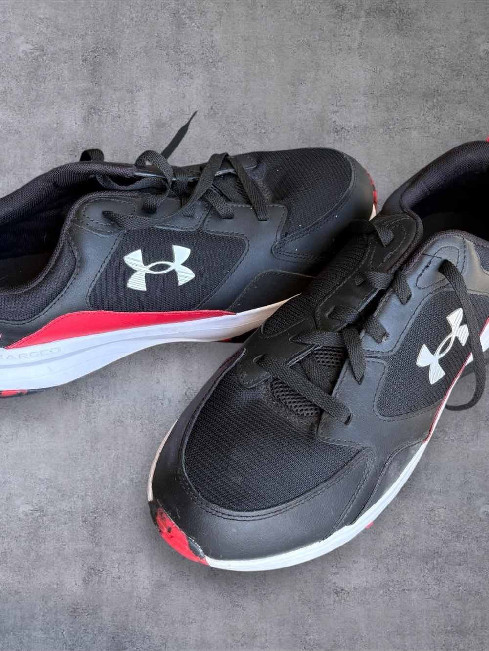 New under armour men’s shoes red and black